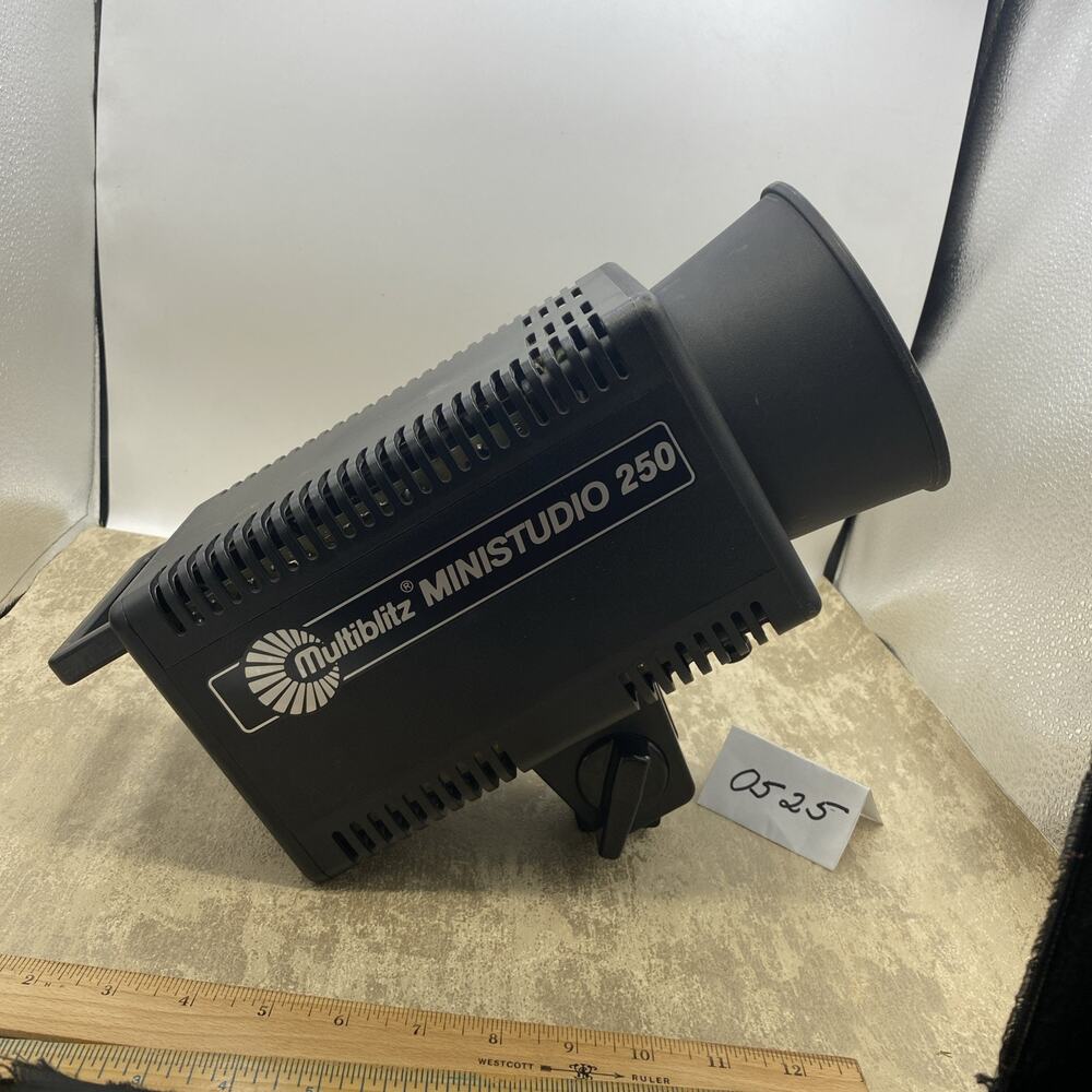 Multiblitz Ministudo 250 Studio Flash Kit. Made In West Germany